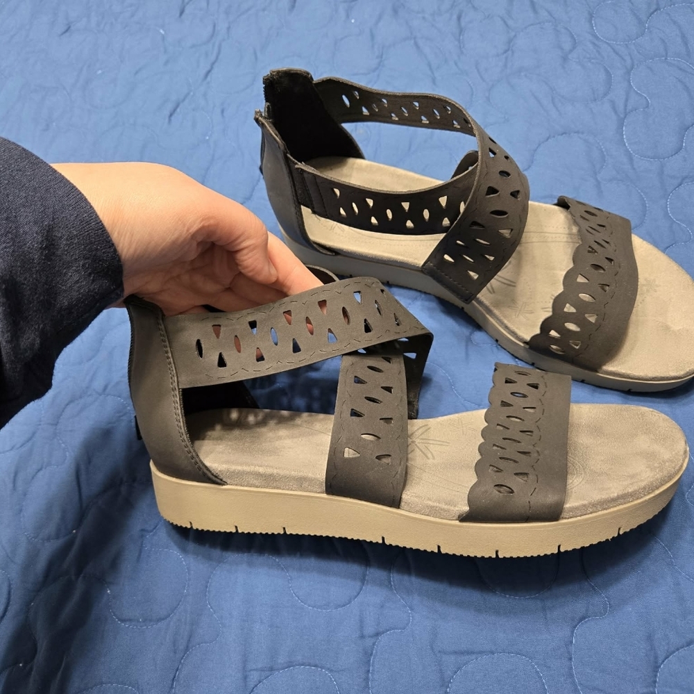 BareTraps Stylish Black Sandals for Women